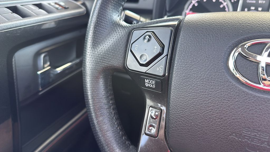 Used 2020 Toyota 4Runner Venture w/ Moonroof Package AWD/4WD image 24