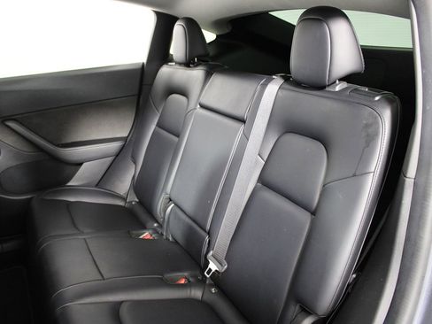 Used 2021 Tesla Model Y Long Range image 21