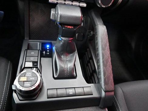 Used 2024 Toyota Tacoma TRD Off-Road image 15