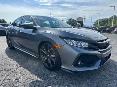 Used 2018 Honda Civic Sport image 7