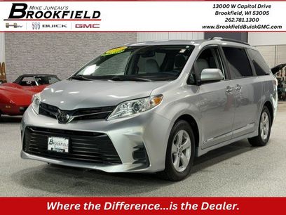 Used 2020 Toyota Sienna LE w/ LE Preferred Package