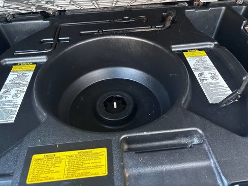 Used 2003 Pontiac Vibe w/ Power Group Value Package image 27