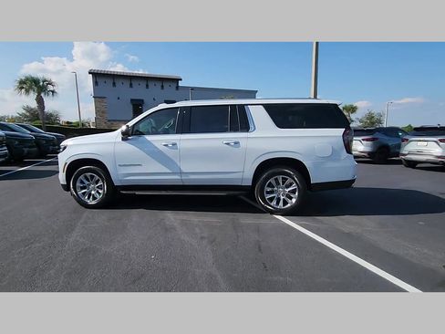 New 2026 Chevrolet Suburban Premier image 24