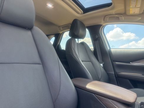 Used 2022 MAZDA CX-30 AWD 2.5 S w/ Premium Package image 29
