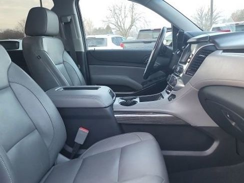 Used 2019 Chevrolet Suburban LT image 25