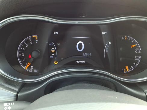 Used 2019 Jeep Grand Cherokee Limited image 31