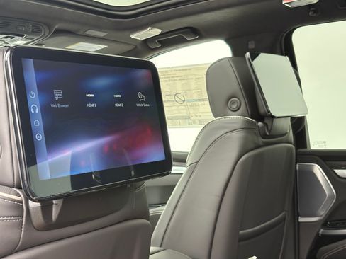 New 2026 Cadillac Escalade ESV V AWD/4WD image 15