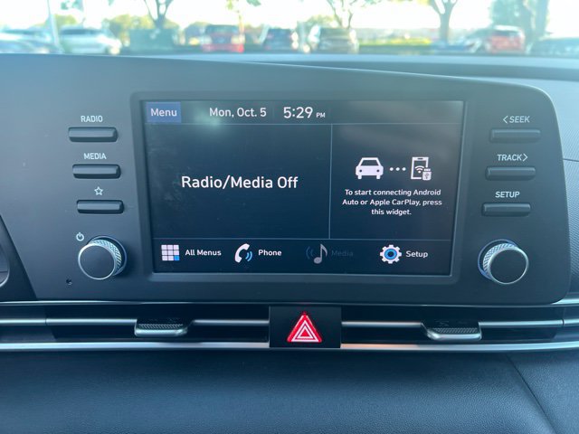 Certified 2021 Hyundai Elantra SE w/ Cargo Package FWD image 7