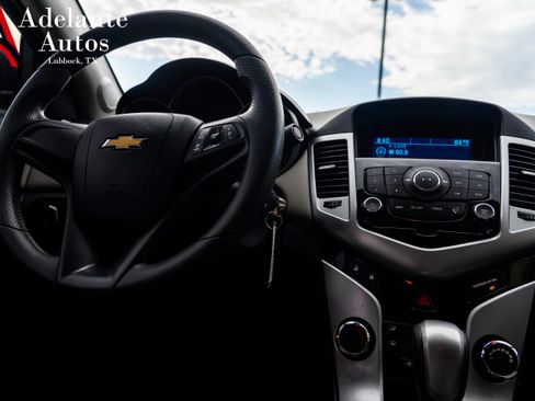 Used 2014 Chevrolet Cruze LS FWD image 13