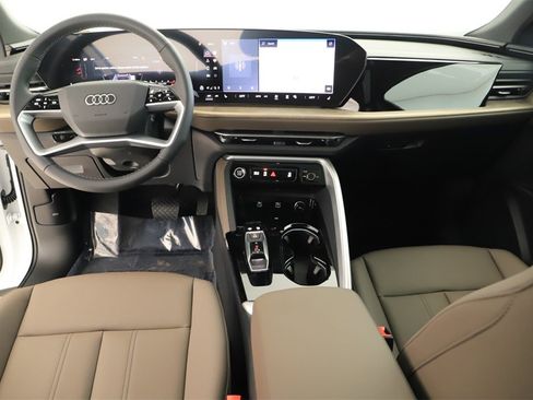 New 2025 Audi Q5 Premium image 18