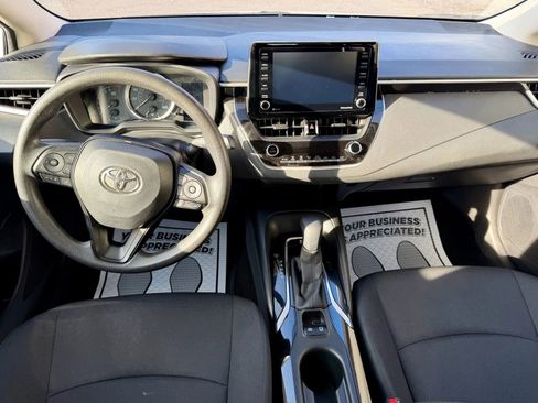 Used 2022 Toyota Corolla LE image 17