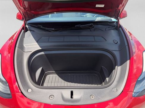 Used 2024 Tesla Model Y Long Range RWD image 33
