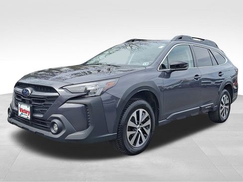 Used 2023 Subaru Outback Premium image 3