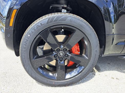 New 2025 Land Rover Defender 110 X image 7