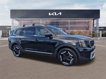 Used 2024 Kia Telluride EX w/ EX Captain's Chair Package
