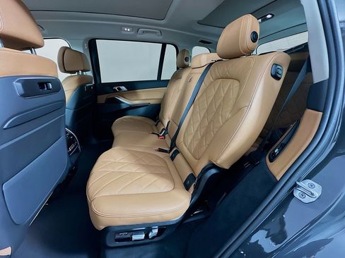 New 2026 BMW X7 xDrive40i w/ Premium Package image 17