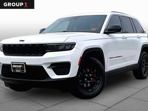 Used 2023 Jeep Grand Cherokee Laredo w/ Luxury Tech Group I AWD/4WD image 1