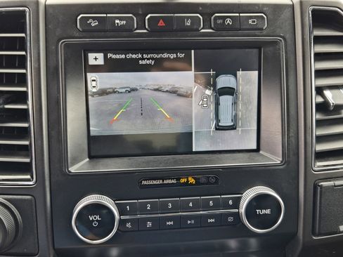 Used 2019 Ford Expedition Limited w/ Equipment Group 303A AWD/4WD image 16