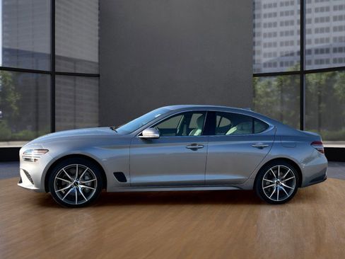 Used 2025 Genesis G70 2.5T image 11