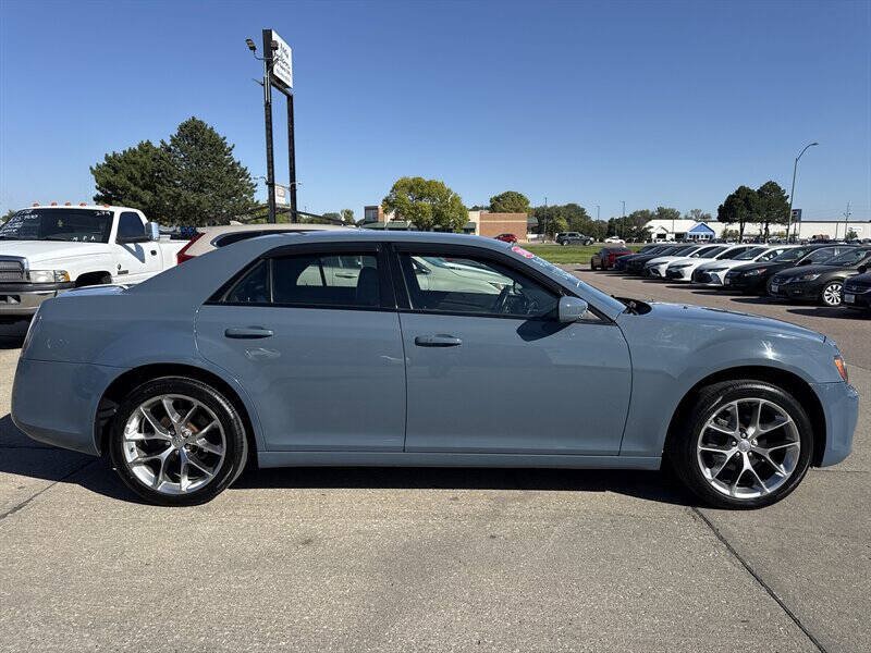 Used 2014 Chrysler 300 S RWD image 9