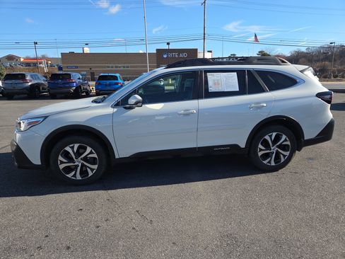 Used 2021 Subaru Outback Limited image 6