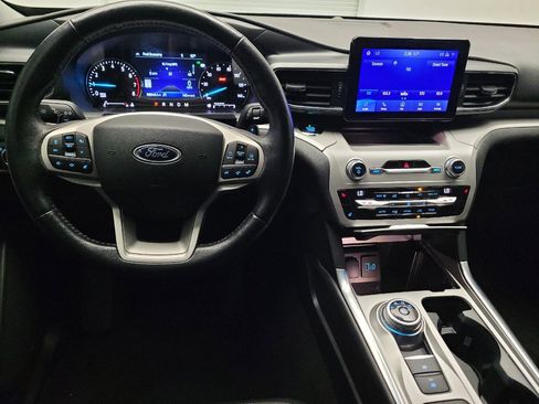 Used 2020 Ford Explorer XLT w/ Equipment Group 202A RWD image 22