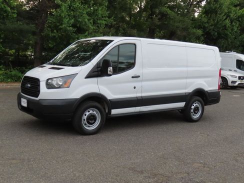 Used 2016 Ford Transit 250 130 Low Roof RWD image 2