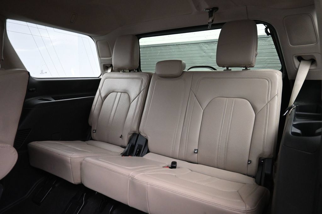 Used 2024 Ford Expedition Limited AWD/4WD image 26