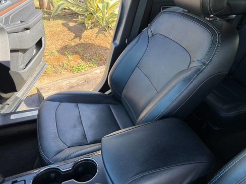 Used 2016 Ford Explorer Limited image 8