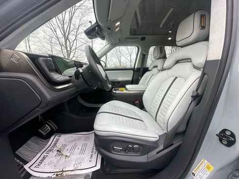 Used 2022 Rivian R1T Adventure image 23