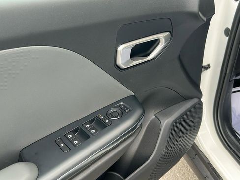 New 2025 Kia K4 LXS image 16