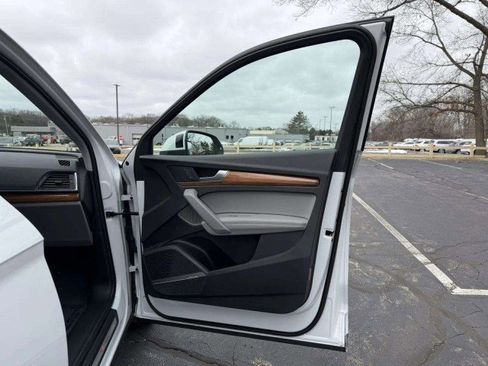 Certified 2023 Audi Q5 2.0T Premium Plus image 27