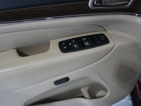 Used 2014 Jeep Grand Cherokee Limited image 11