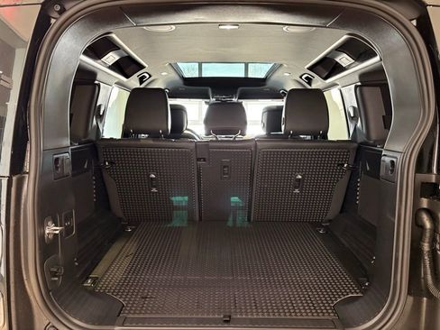 New 2026 Land Rover Defender 110 X-Dynamic SE AWD/4WD image 14