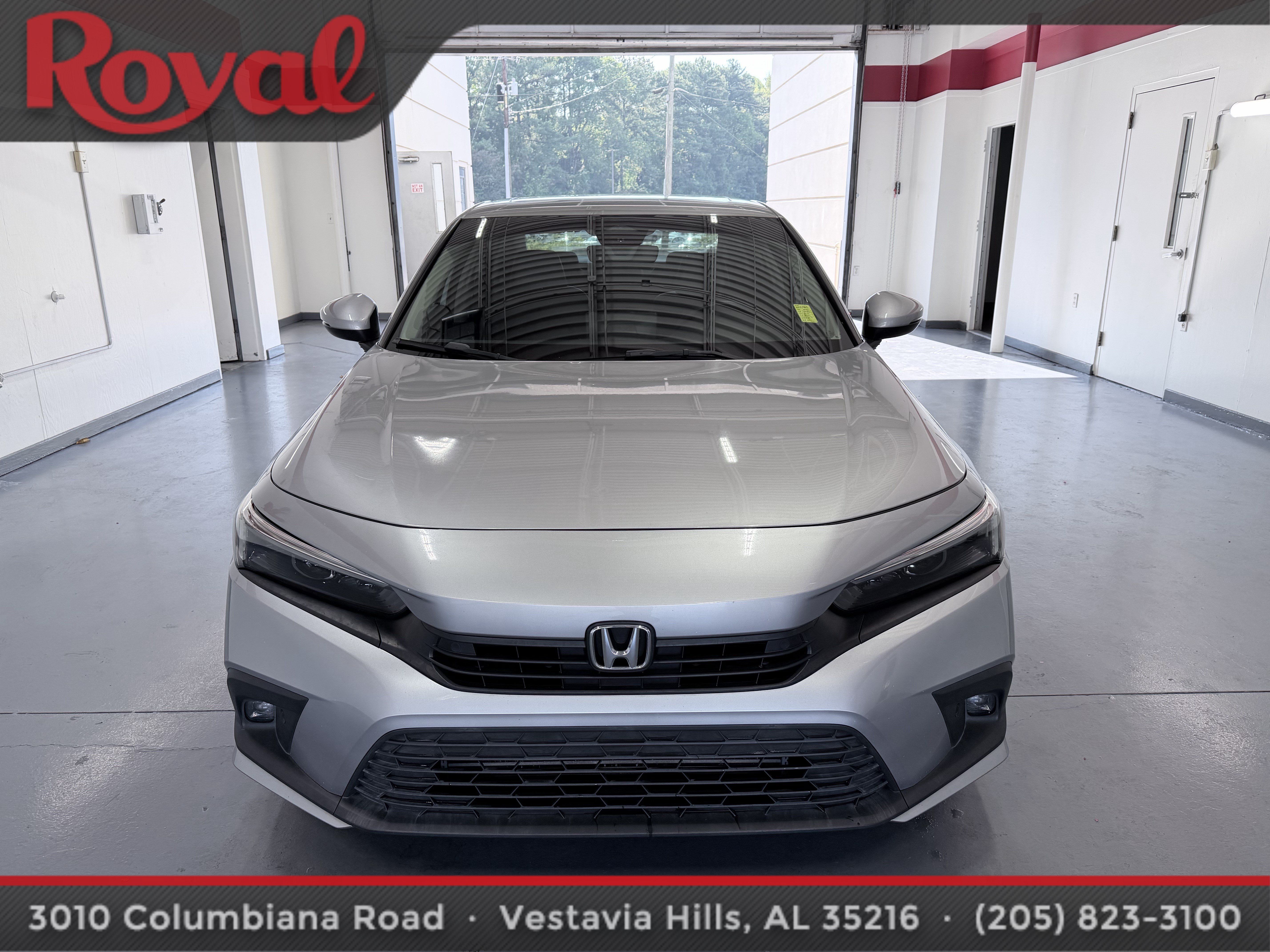 Used 2022 Honda Civic Touring image 2