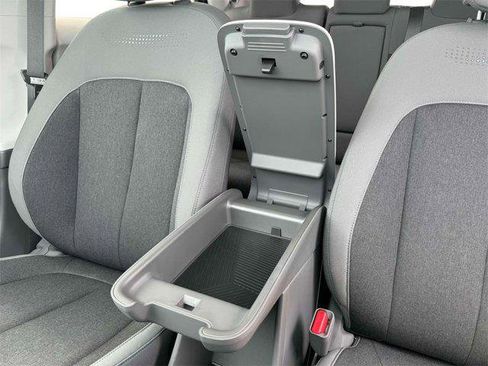 New 2025 Hyundai Ioniq 5 SE image 18