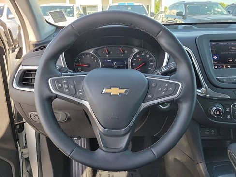 Used 2023 Chevrolet Equinox LT FWD image 19