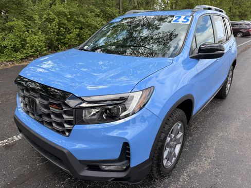 Certified 2025 Honda Passport TrailSport image 7