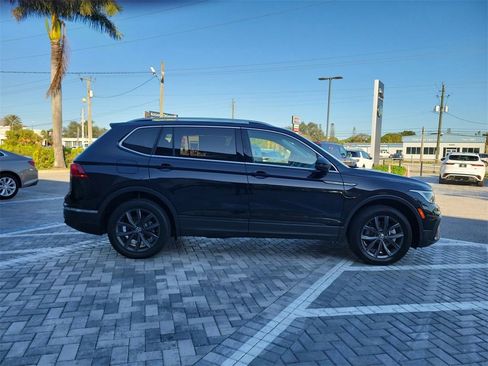 Used 2022 Volkswagen Tiguan SE image 6