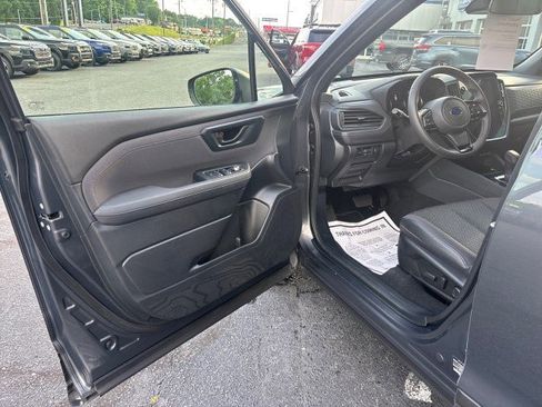 Certified 2025 Subaru Forester Premium AWD/4WD image 9