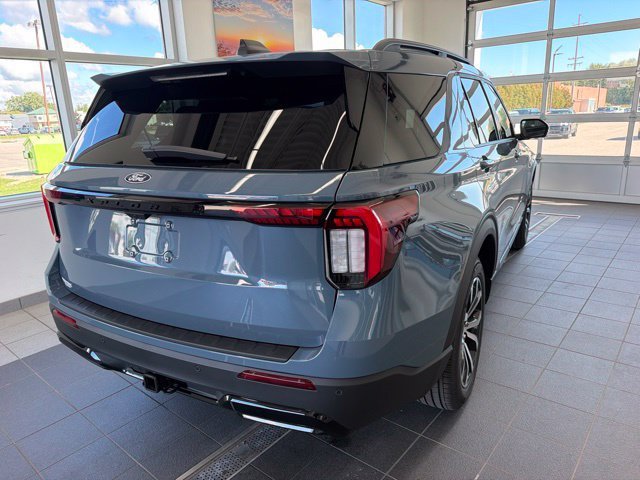 New 2027 Ford Explorer ST-Line AWD/4WD image 4