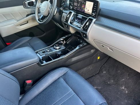 Certified 2023 Kia Sorento SX Prestige image 19