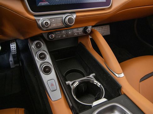 Certified 2018 Ferrari GTC4Lusso AWD/4WD image 15