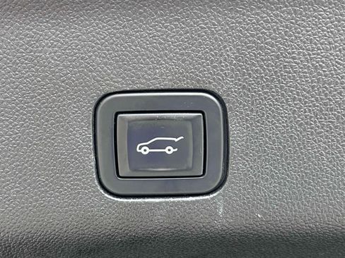 Used 2021 Chevrolet Suburban High Country AWD/4WD image 23