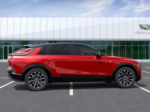 New 2025 Cadillac Lyriq Sport image 5