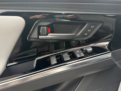 Certified 2023 Subaru Solterra AWD image 13