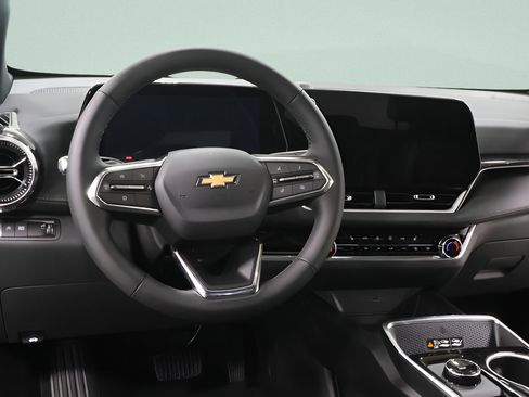 New 2026 Chevrolet Equinox LT w/ Convenience Package II FWD image 9