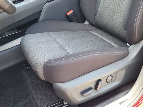 New 2026 Nissan Rogue SV FWD image 18