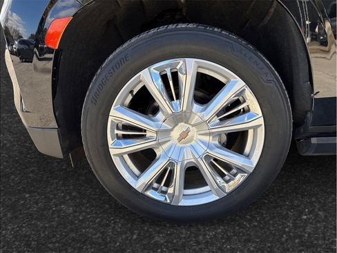 Used 2021 Chevrolet Suburban High Country image 13