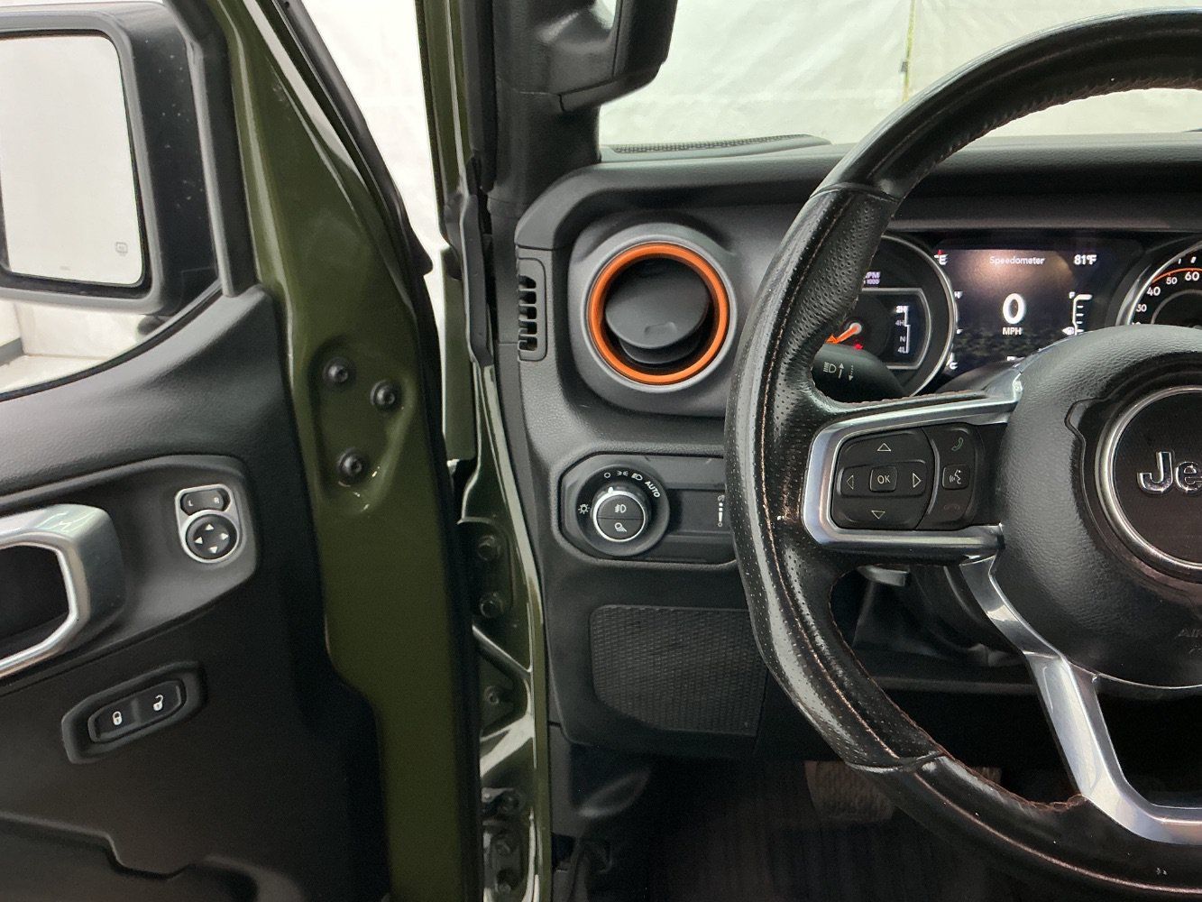 Used 2023 Jeep Gladiator Mojave w/ Trailer Tow Package AWD/4WD image 32
